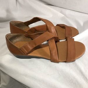 Brown wedges/sandals NIB Size 8.5